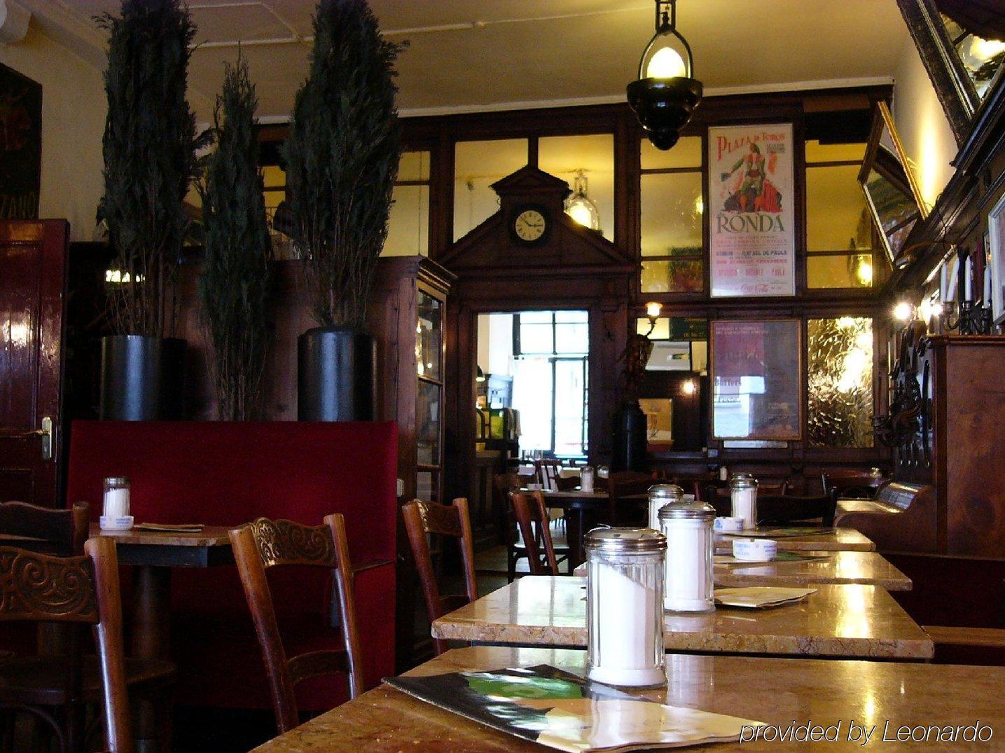 Hotel Orphee - Grosses Haus Ratisbona Restaurante foto